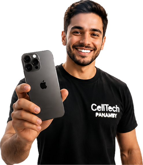 Atendente CellTech Panamby segurando um iPhone